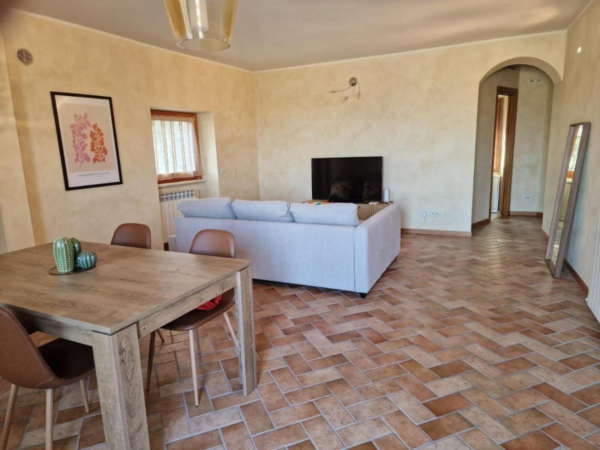 Thomas' Castle Daire Pozzolengo Dış mekan fotoğraf